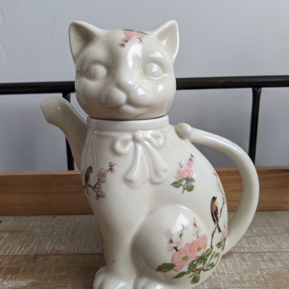 East Wind Cat Teapot